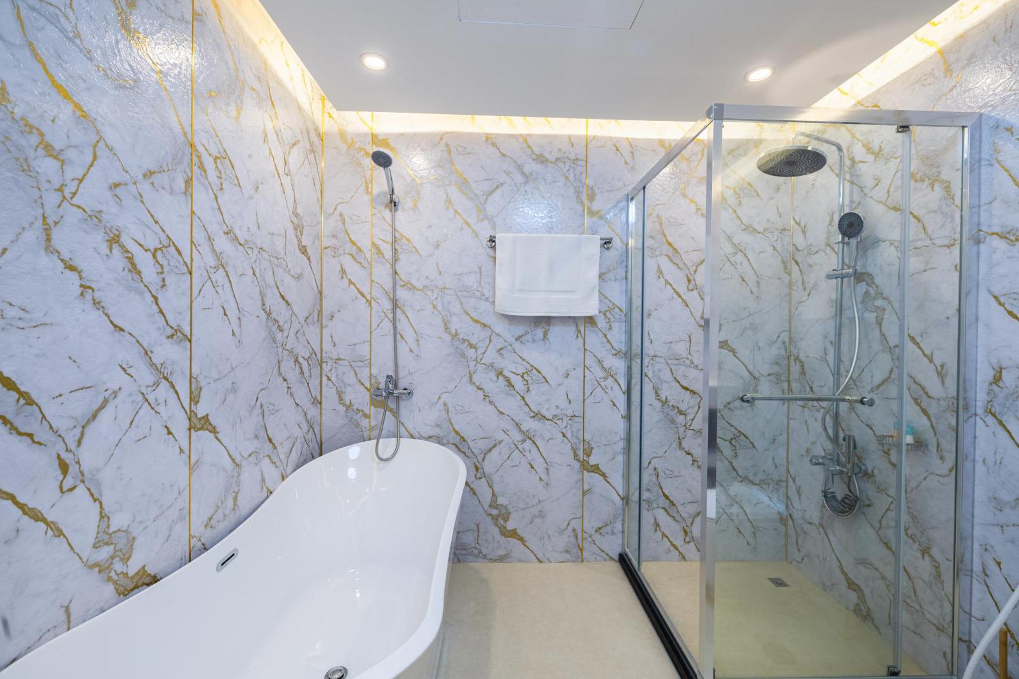 Modern 1br With High Floor Near Mall & Tram * Dubai