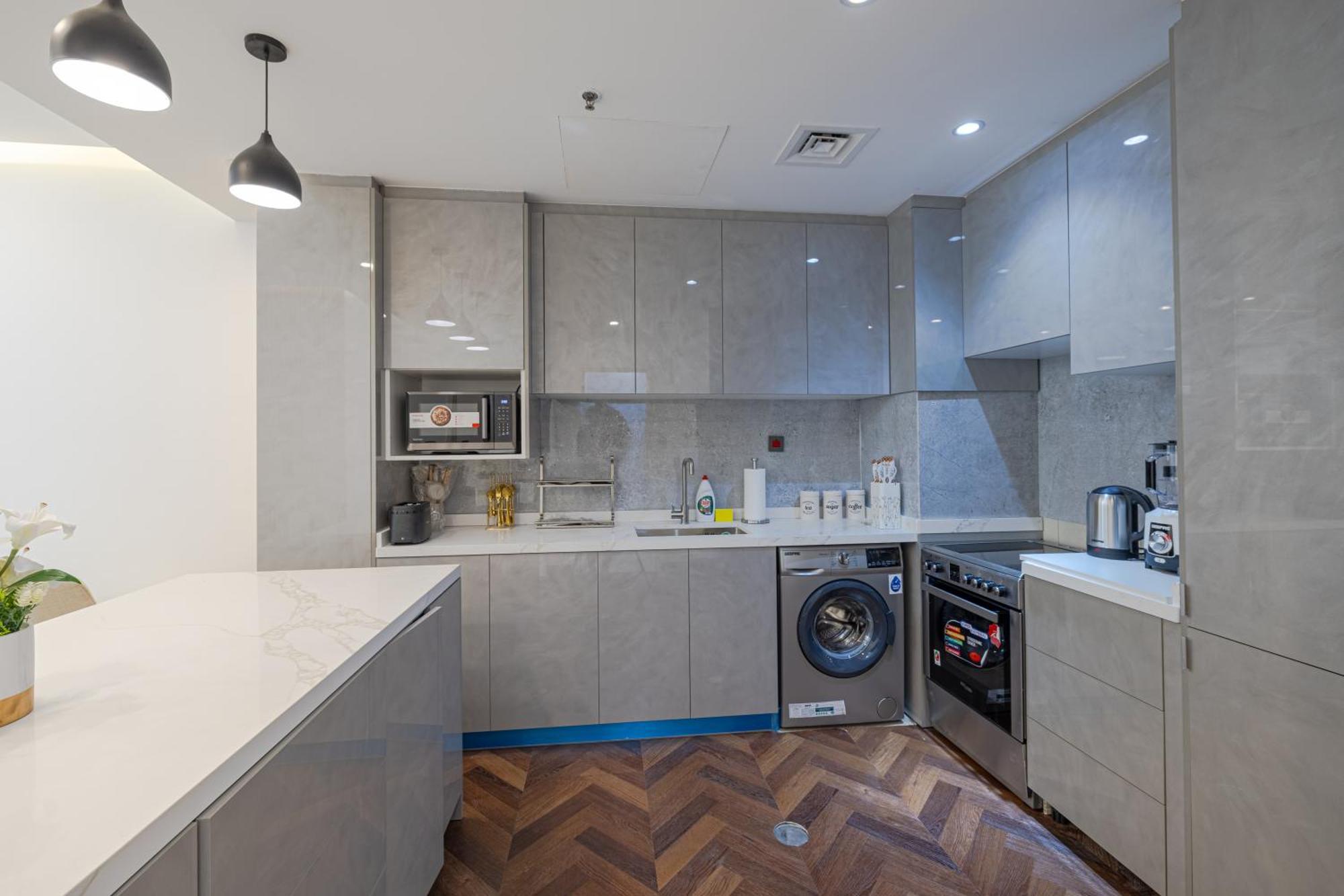 Modern 1br With High Floor Near Mall & Tram Dubai